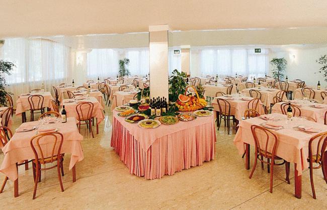 Hotel Risorgimento Chianciano Terme Exterior photo